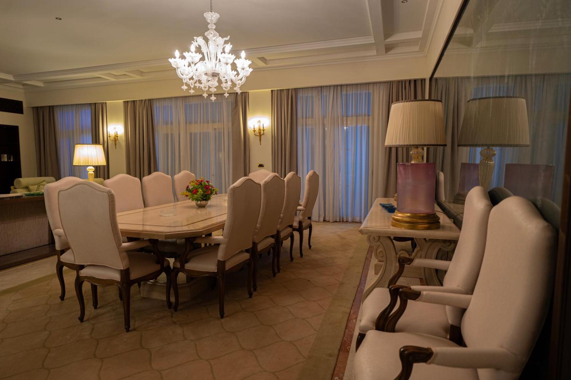 Jolie Ville Hotel & Spa Kings Island Luxor Eksteriør billede The interior of the Presidential Suite