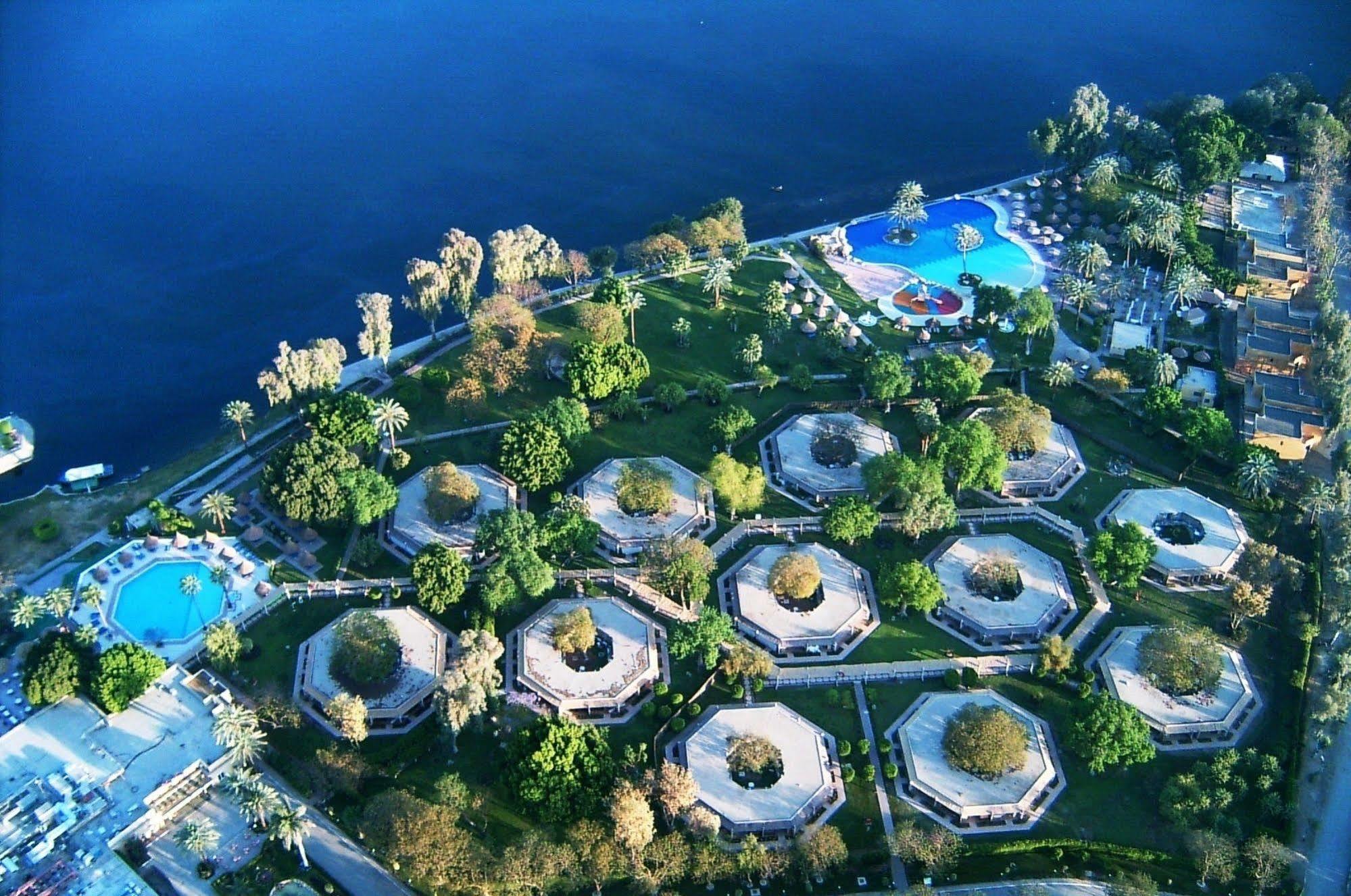 Jolie Ville Hotel & Spa Kings Island Luxor Eksteriør billede Aerial view of the resort