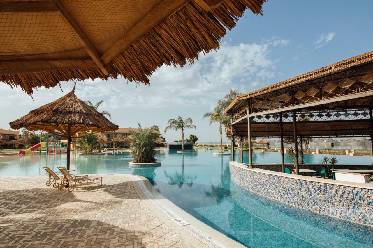 Jolie Ville Hotel & Spa Kings Island Luxor Eksteriør billede The resort's lagoon